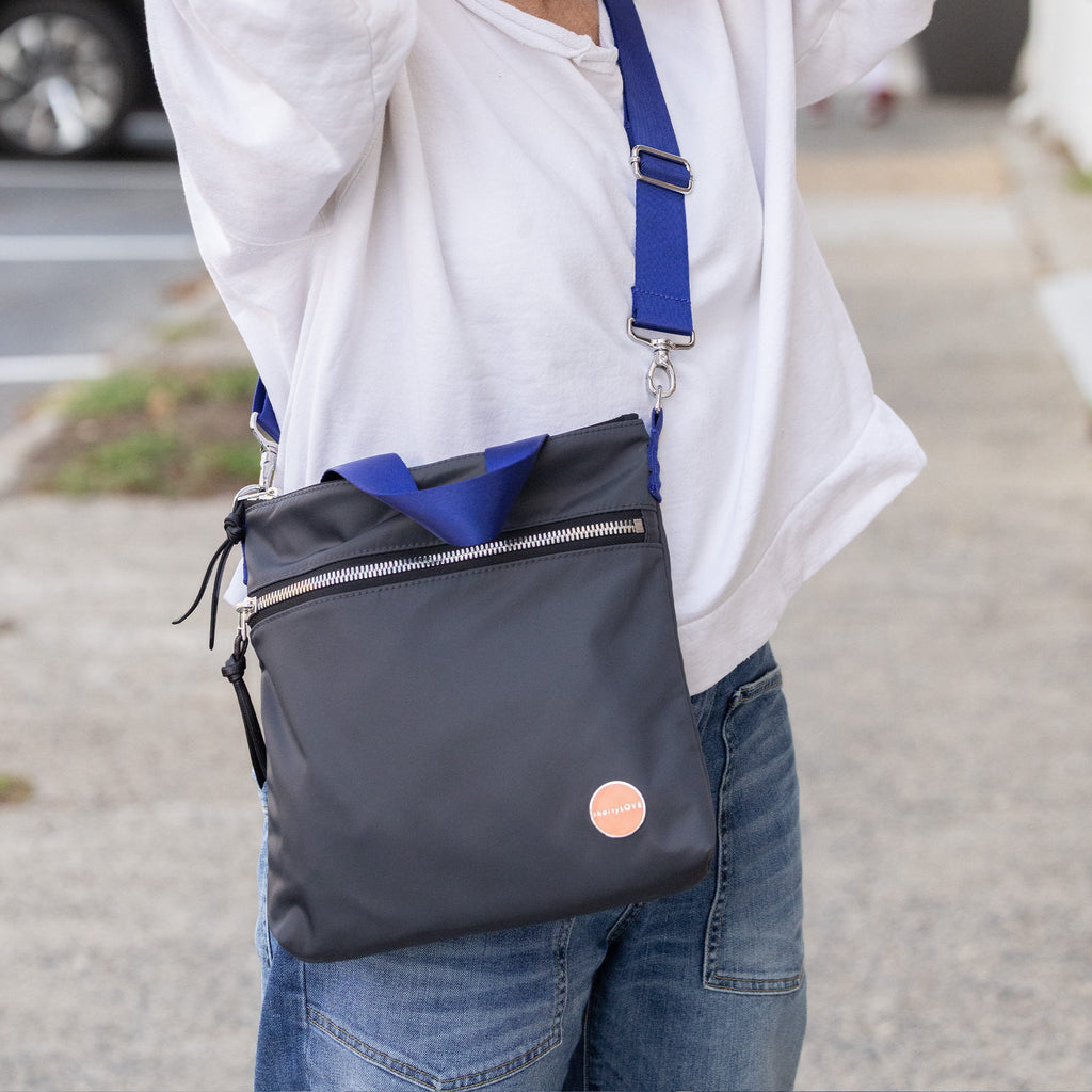 amuse - medium crossbody bag