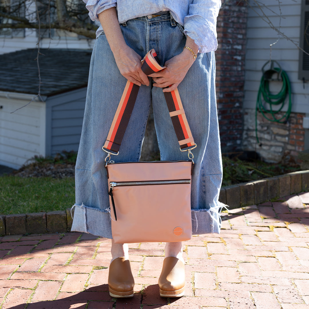 amuse - medium crossbody bag