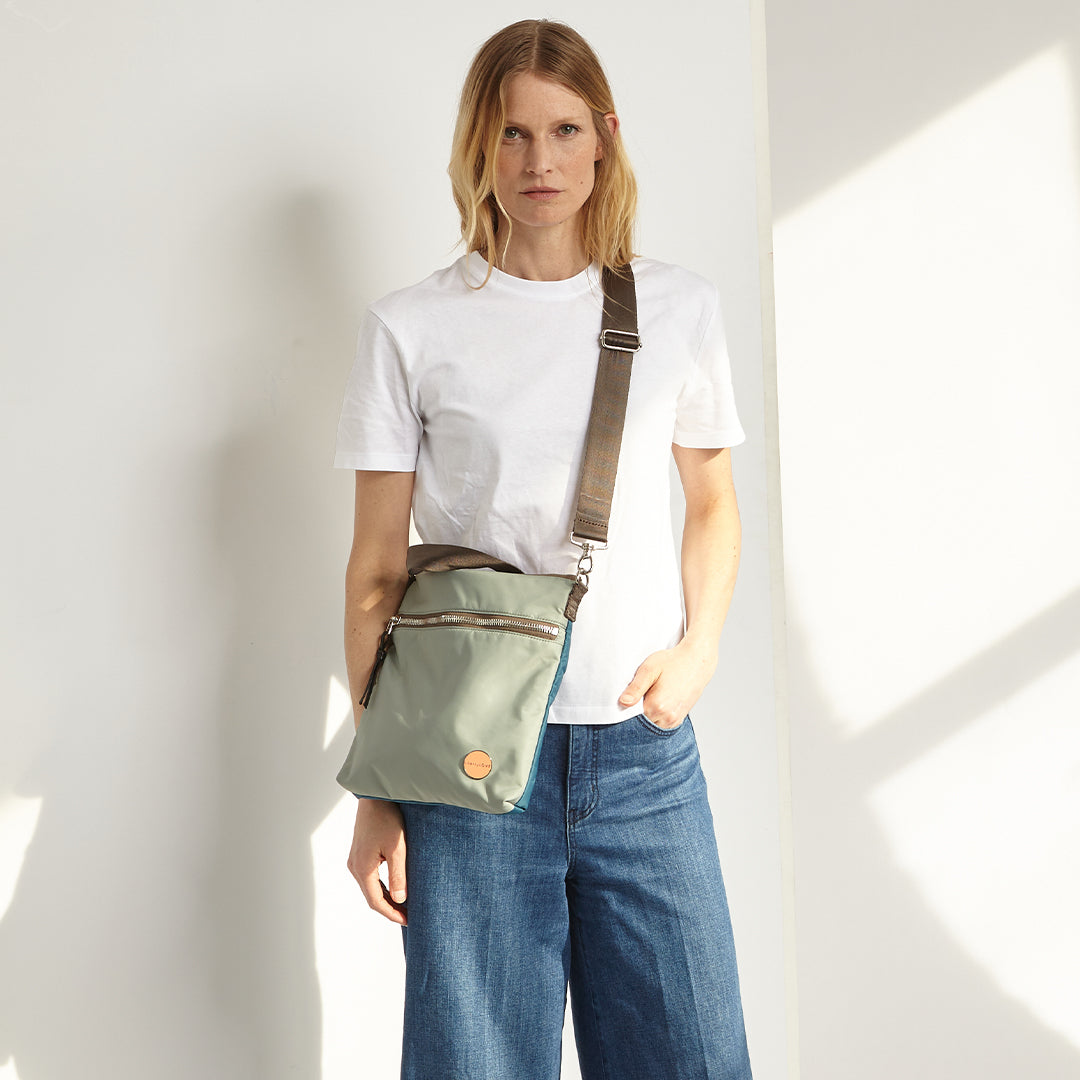 amuse - medium crossbody bag