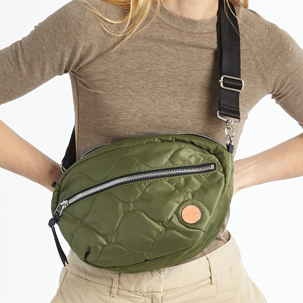 cruiser - medium quilted crossbody