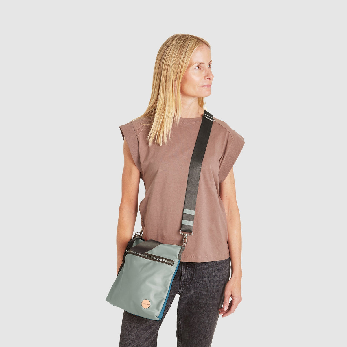 amuse - medium crossbody bag