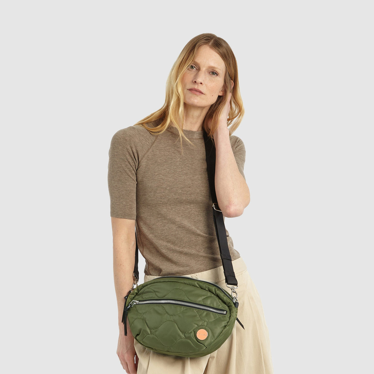 cruiser - medium quilted crossbody