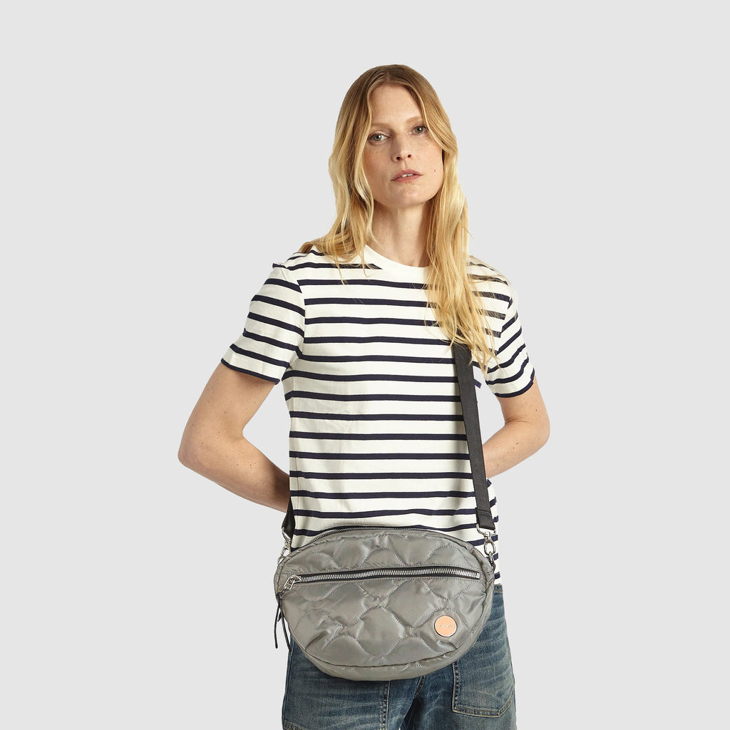 cruiser - medium quilted crossbody