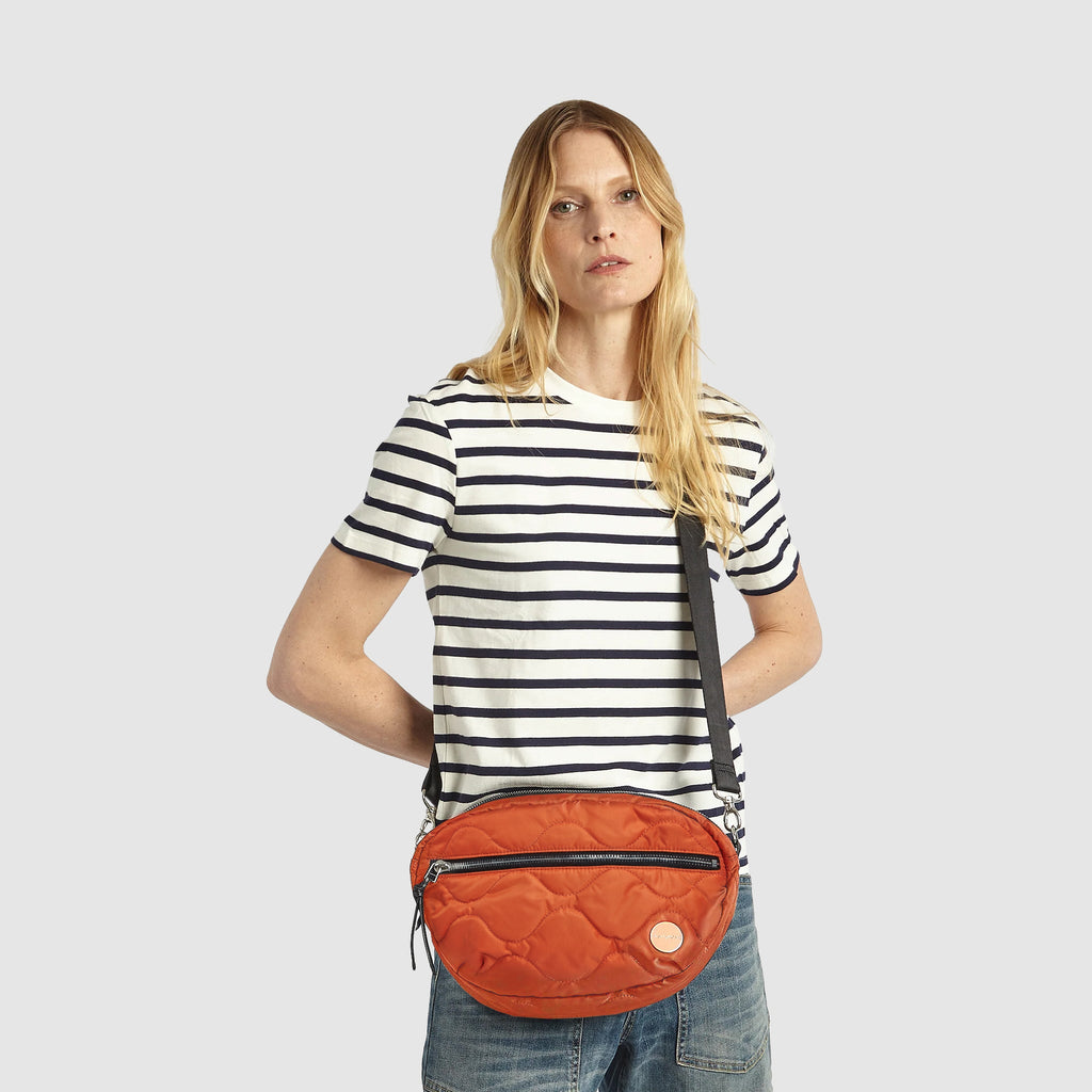 cruiser - medium quilted crossbody