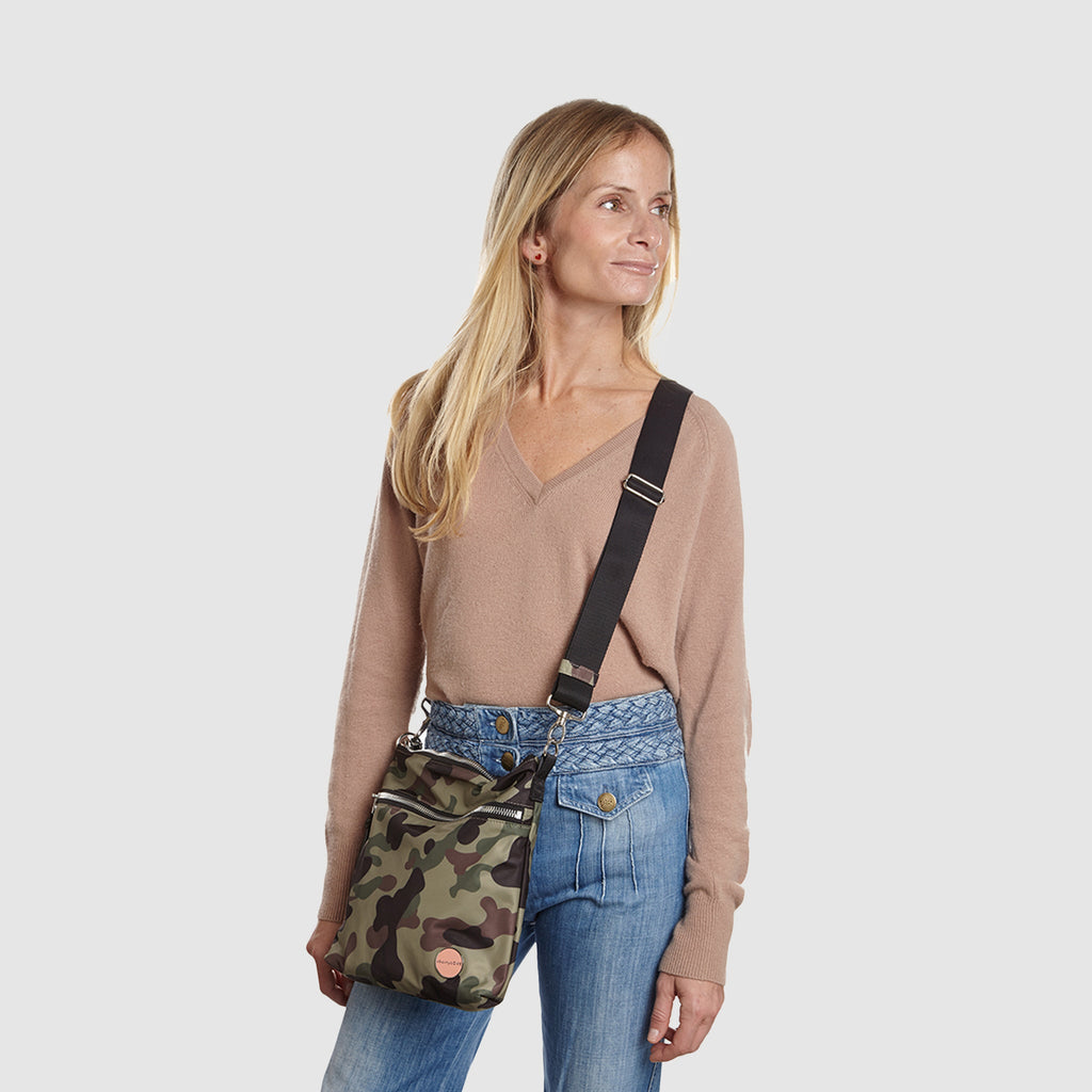amuse - medium crossbody bag