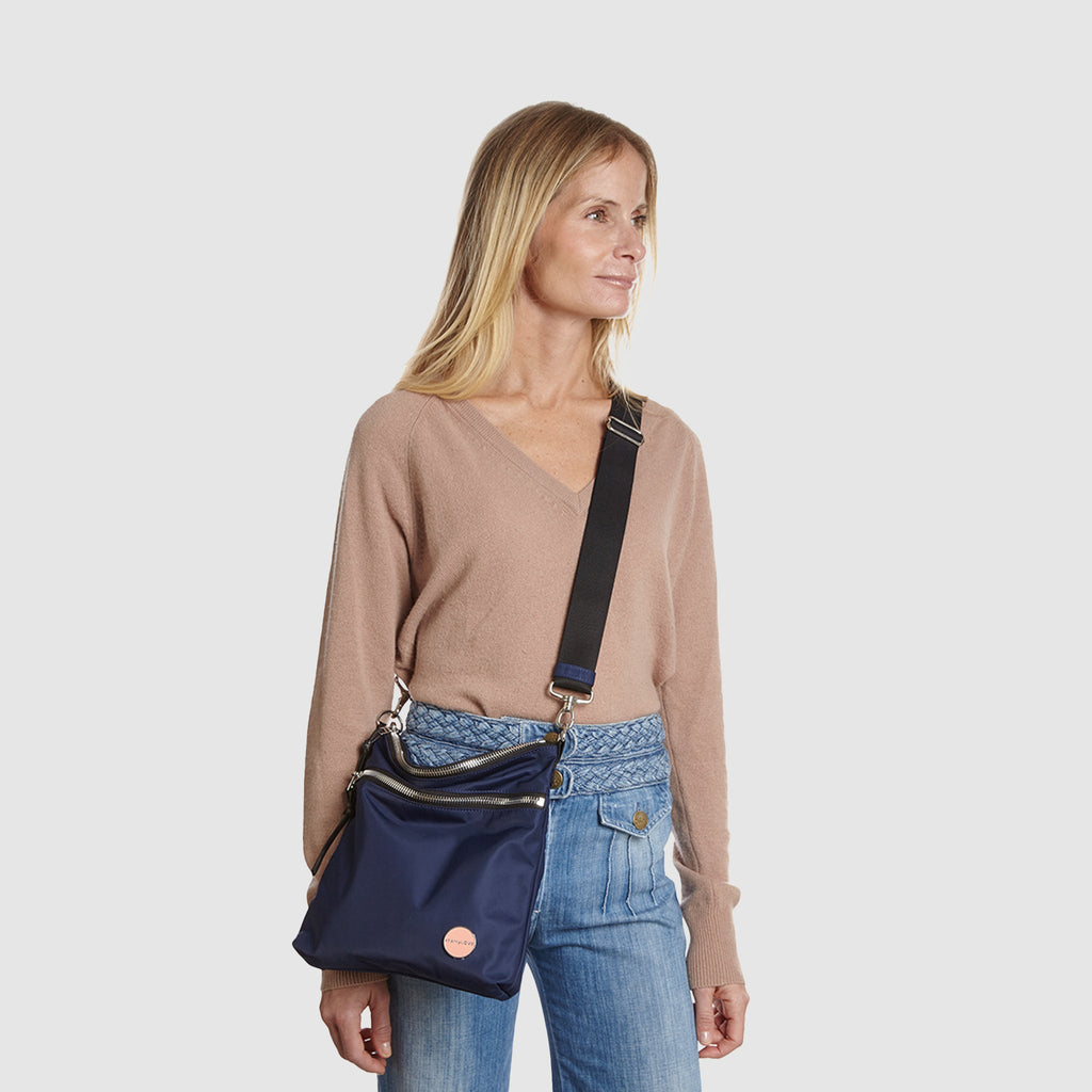 amuse - medium crossbody bag