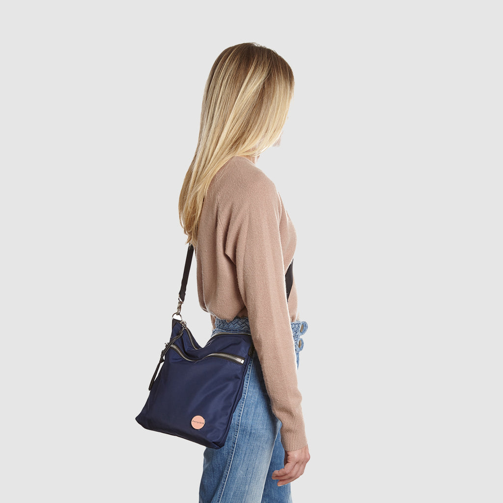 amuse - medium crossbody bag