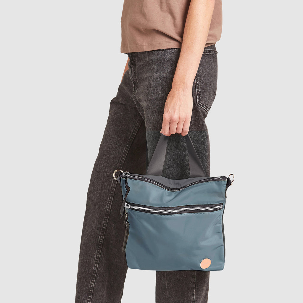 amuse - medium crossbody bag