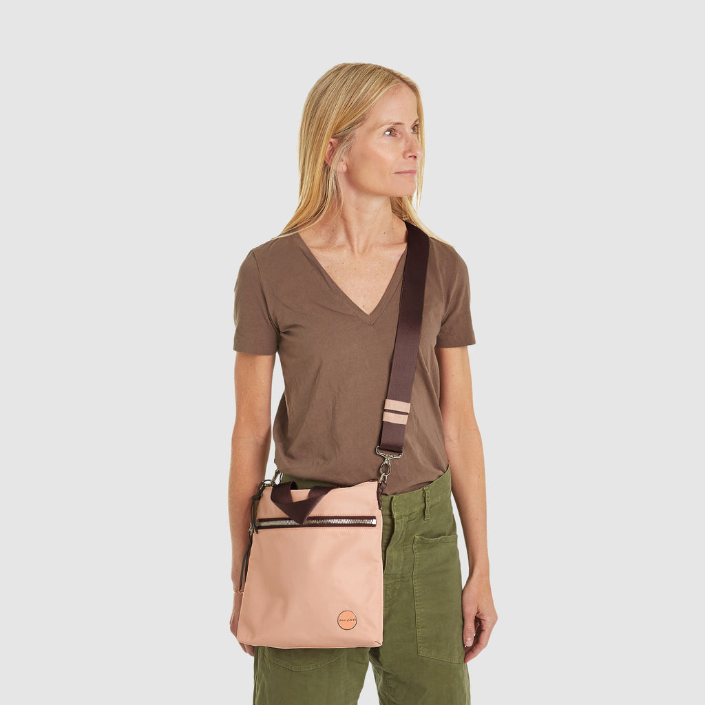 amuse - medium crossbody bag
