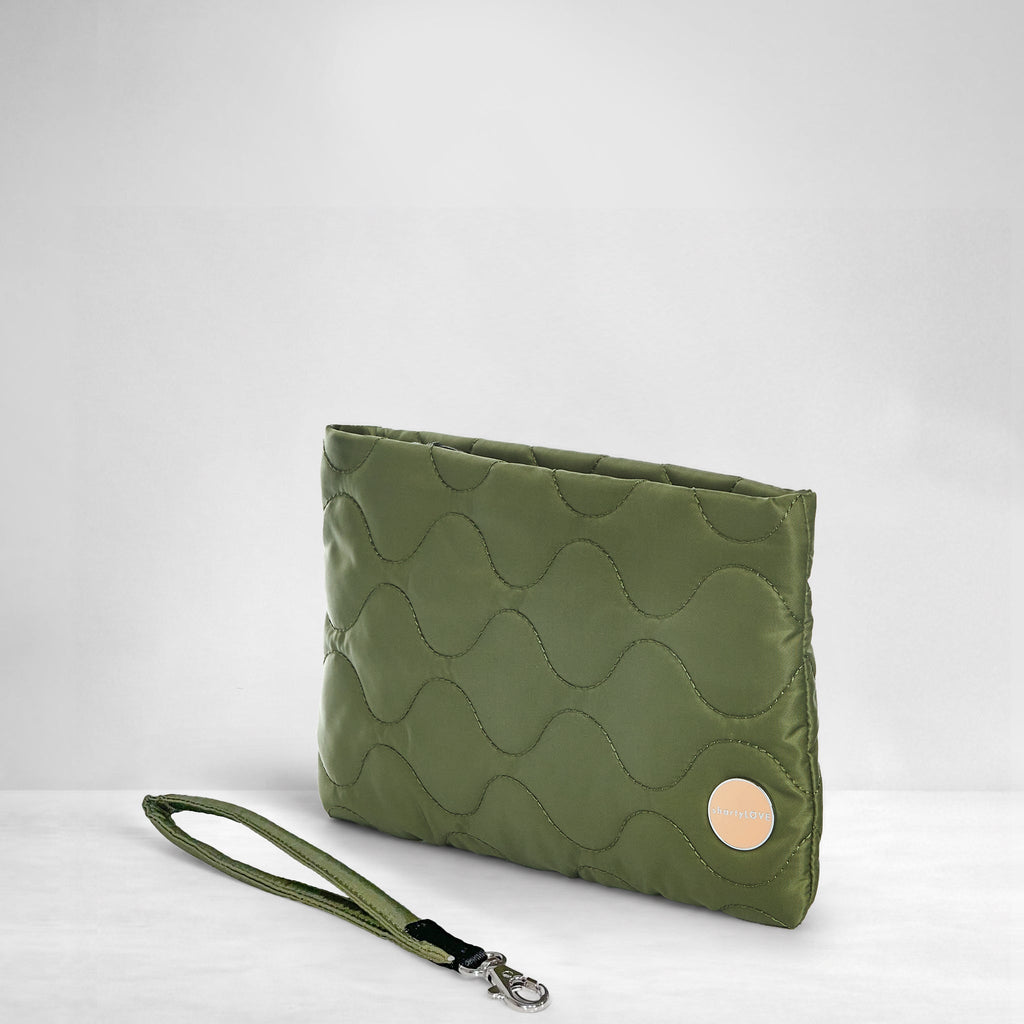 cleo - quilted wristlet clutch